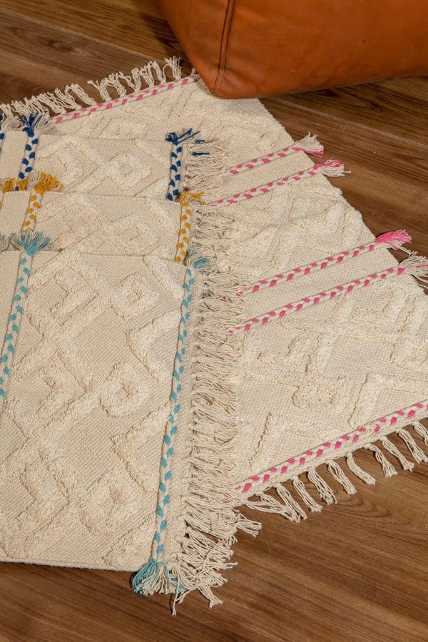 Natura – Cotton hand made & Over tufted rugs